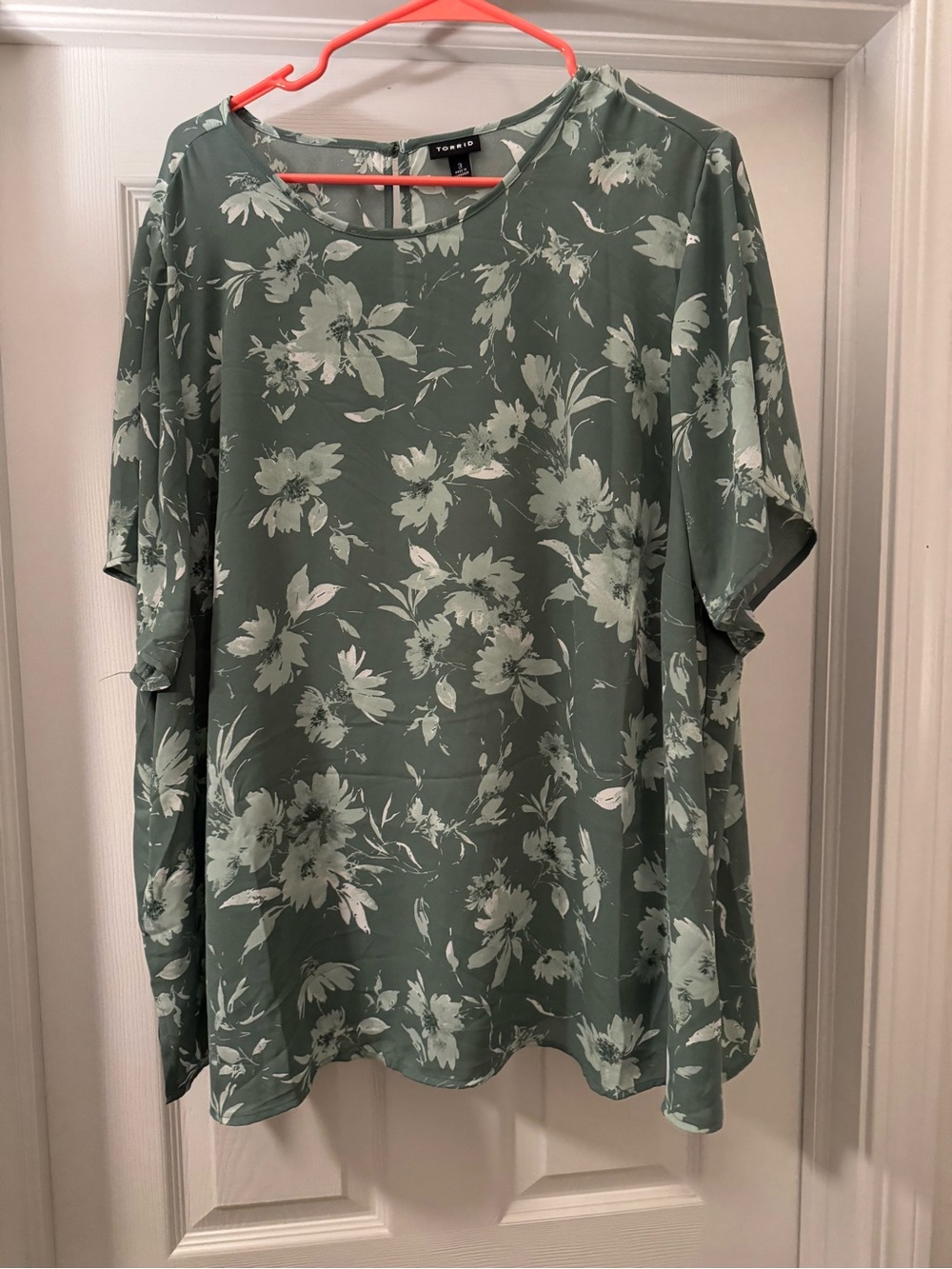 torrid Sage Floral Pull-On Blouse NWOT